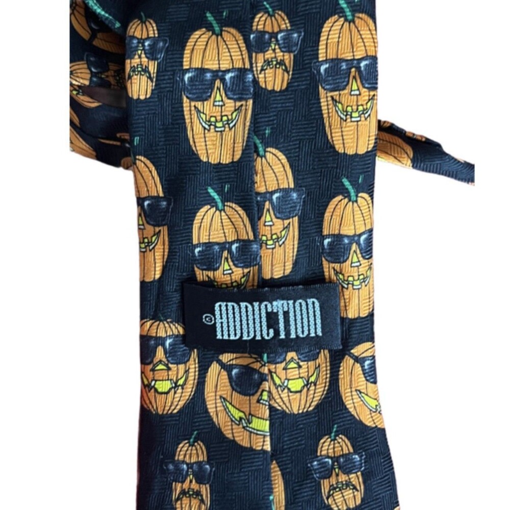 Vintage 100% Silk Jack O Lantern Pumpkin Mens Tie halloween - Picture 5 of 5